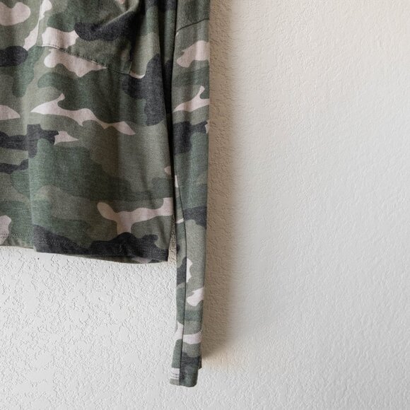 Express Size XS Camo Long Sleeve Top Green Camouflage Cropped Pocket Tee - Picture 4 of 7